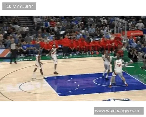 三高组合默契连线弗拉格妙传浓眉助攻莱夫利空接暴扣点燃全场